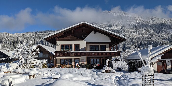 Berghaus Weissbriach im Winter
